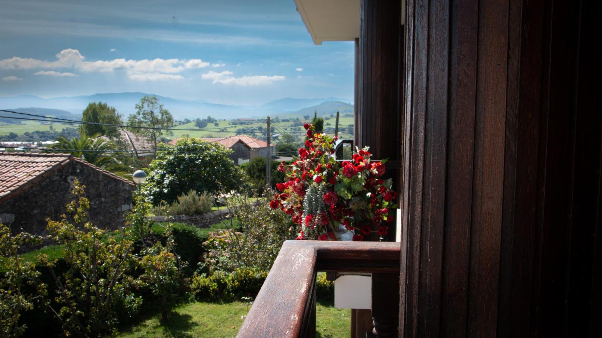 Hotel Cosma House Hinojedo Esterno foto